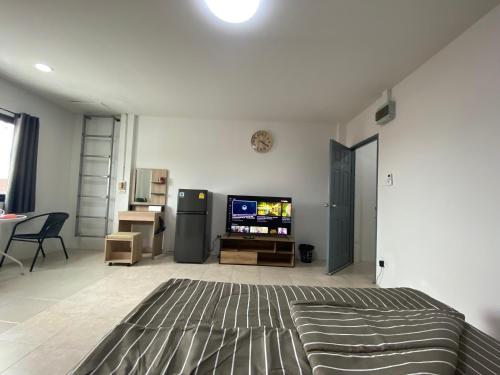 84 bar and guest house