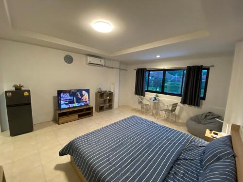 84 Bar & Guest House,,2 star