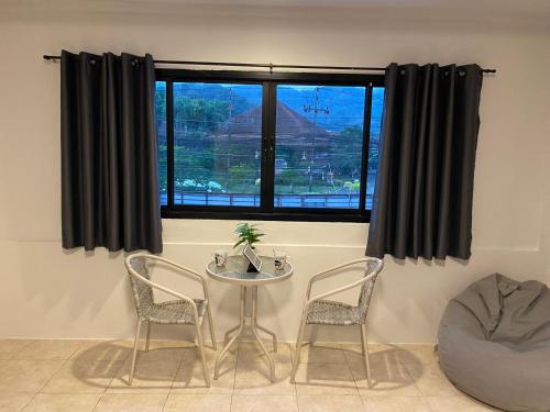 84 bar and guest house