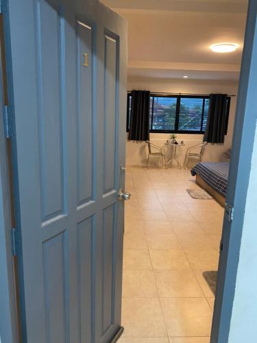 84 bar and guest house