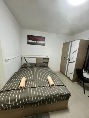 84 bar and guest house