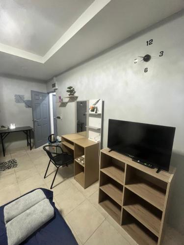 84 bar and guest house