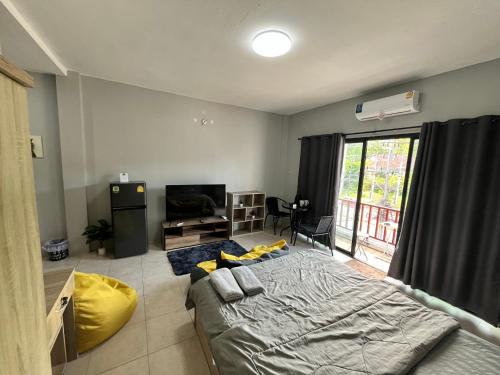 84 bar and guest house