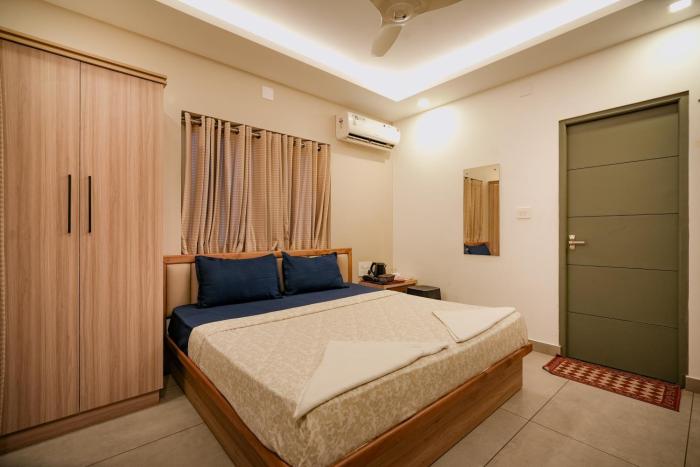 the sea by club travalet