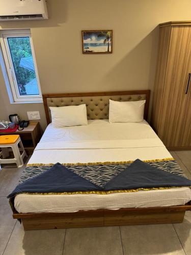 the sea by club travalet