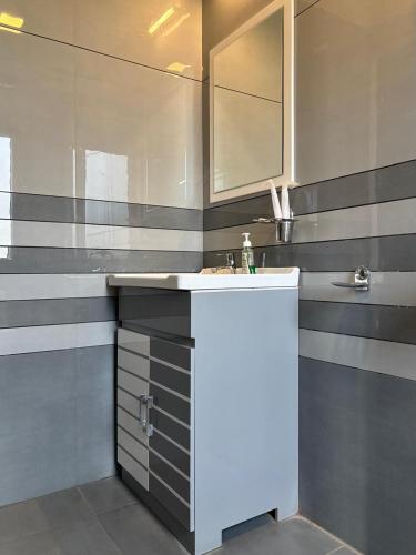 the sea by club travalet