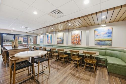 fairfield by marriott inn and suites mount pleasant wi
