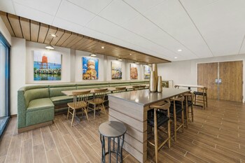 fairfield by marriott inn and suites mount pleasant wi
