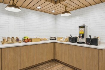 fairfield by marriott inn and suites mount pleasant wi