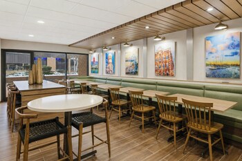 fairfield by marriott inn and suites mount pleasant wi