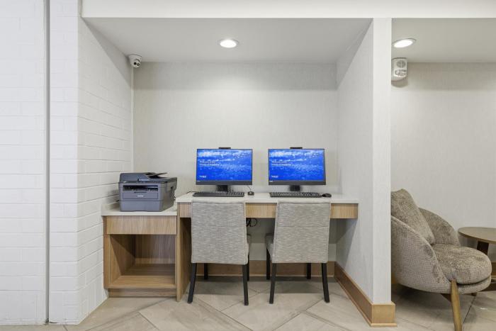 fairfield by marriott inn and suites mount pleasant wi