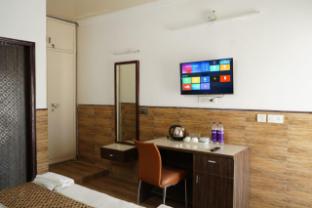 Poonam Villas,,2 star