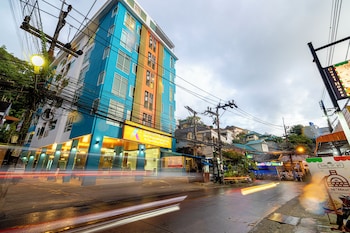 meet holiday international hotel