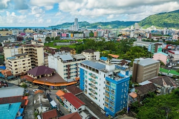 meet holiday international hotel