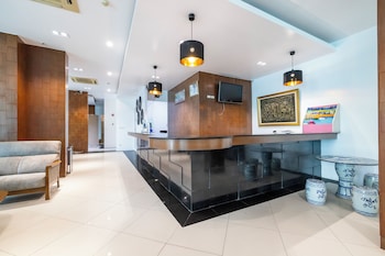 Meet Holiday International Hotel,,3 star