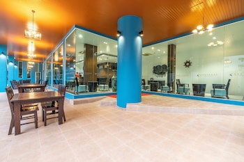 meet holiday international hotel