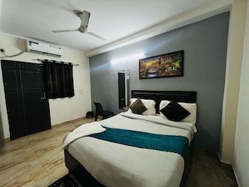 Roomshala Hotel South Embassy,,2 star