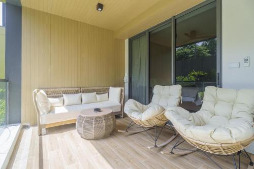 laguna beachfront 3br cozy condo
