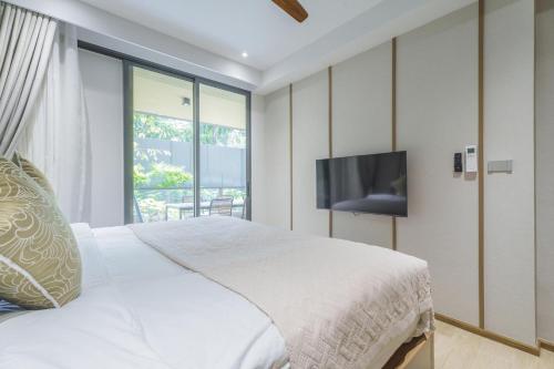 laguna beachfront 3br cozy condo
