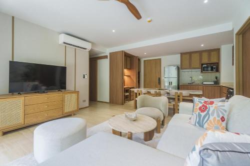 laguna beachfront 3br cozy condo