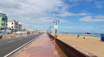 hotel royal crown puri