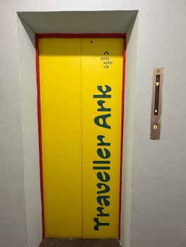Traveller Ark Hotel & Bunks,,2 star