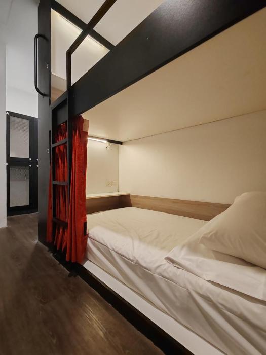 traveller ark hotel and bunks