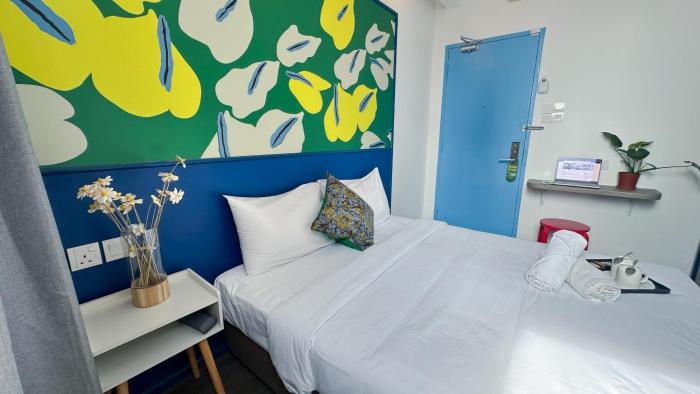 traveller ark hotel and bunks