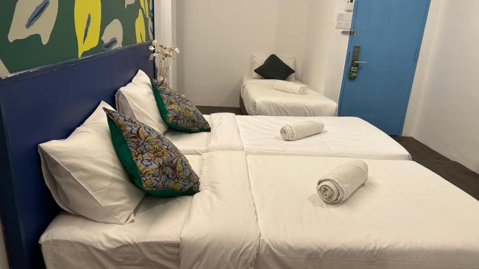 traveller ark hotel and bunks