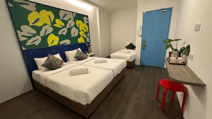 traveller ark hotel and bunks