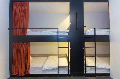 traveller ark hotel and bunks