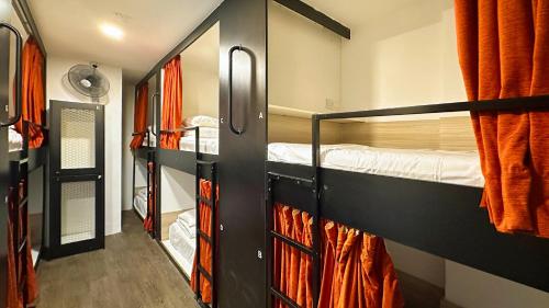 traveller ark hotel and bunks