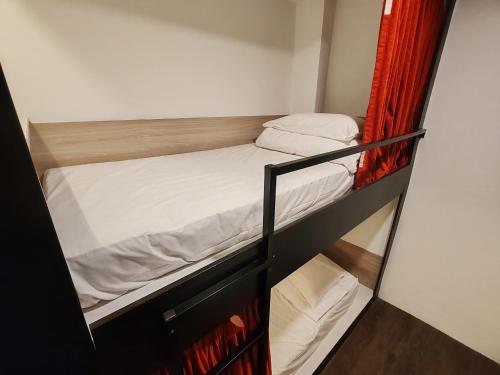 traveller ark hotel and bunks