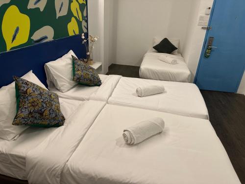 traveller ark hotel and bunks