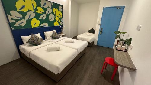 traveller ark hotel and bunks