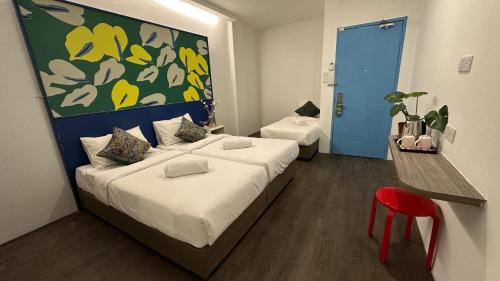 traveller ark hotel and bunks
