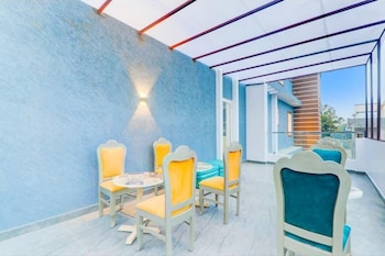 The Grand Homes,,2 star