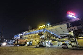 Hotel Sr Radhey,,2 star