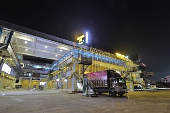 Hotel Sr Radhey,,2 star