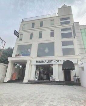 minimaist varanasi city centre