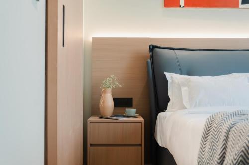 minimaist varanasi city centre