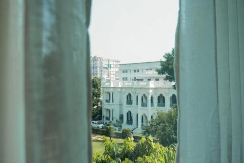 minimaist varanasi city centre