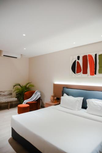 minimaist varanasi city centre