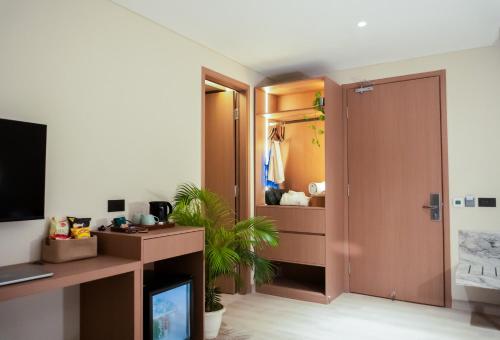 minimaist varanasi city centre