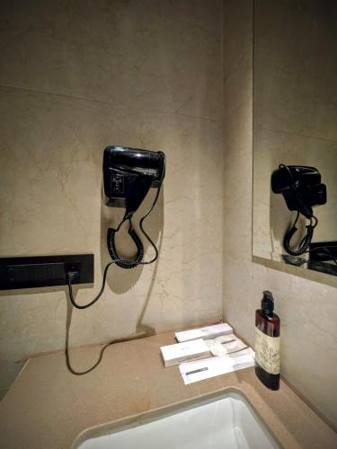 minimaist varanasi city centre