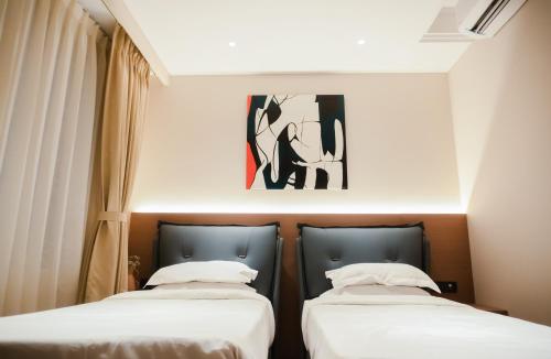 minimaist varanasi city centre