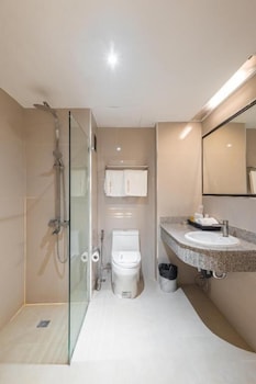 Avana Bangkok Hotel & Convention Centre,,3 star