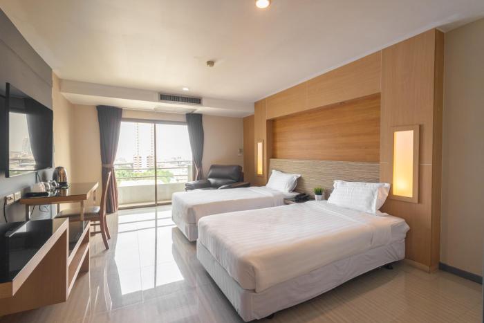 avana bangkok hotel and convention centre