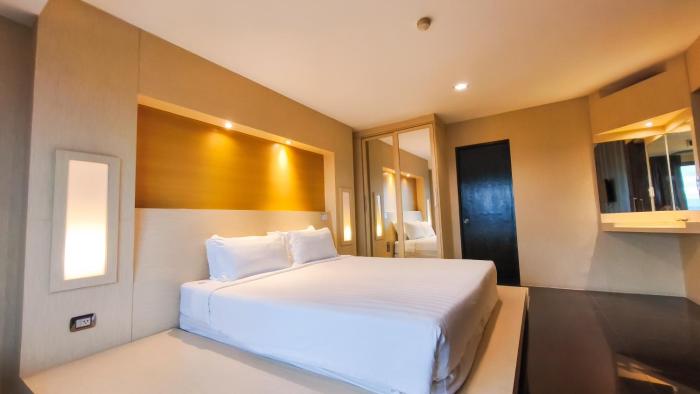 avana bangkok hotel and convention centre