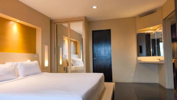 avana bangkok hotel and convention centre